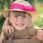 子供の椅子を高さ調整するお食事クッションの作り方!100均だけで作成