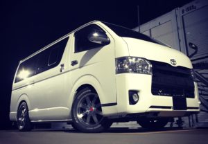 ハイエース4型の2インチローダウン方法を動画で解説！車検通過条件も