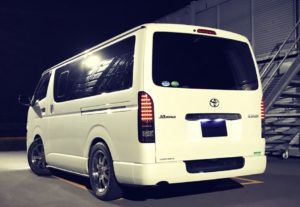 ハイエースのテールランプ交換方法+おすすめ人気商品と純正品紹介