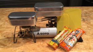 湯切りにも使えるメスティン用まな板が100均グッズで作成可能！